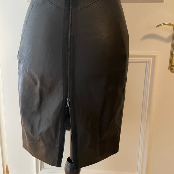 Simonetta Ravizza. Black sleeveless Leather dress - Picture 4 of 6